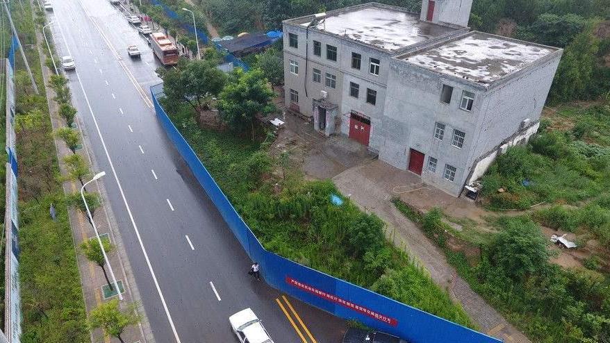 河南最“厉害”的钉子户，扬言给100亿都不拆，网友纷纷力挺