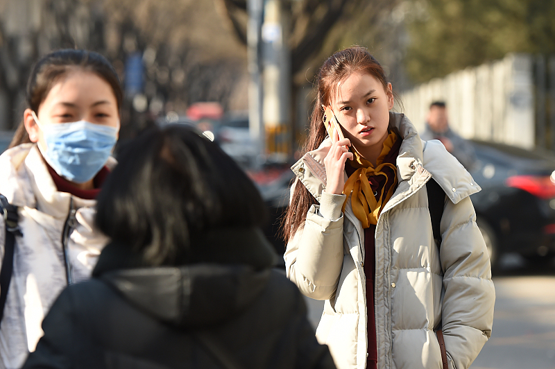 每年表演专业艺考开始也会受到社会上的关注,引起网友们的热议.