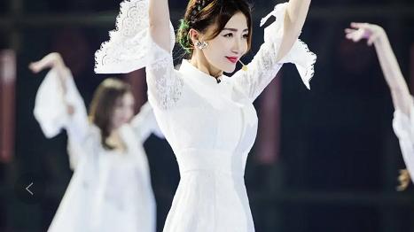 阿朵|现在的阿朵，高晓松已经高攀不起了！两人的差距是甩几条街的那种