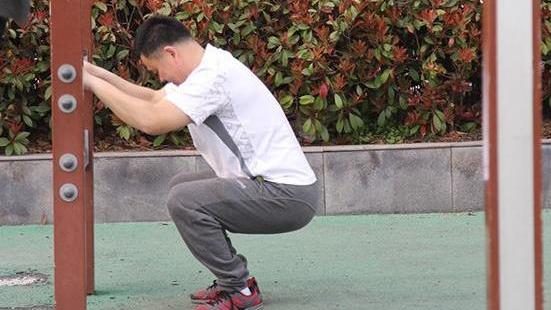 前列腺：男性每天做“这个动作”100次，身体会尝到不少甜头，别羞于尝试