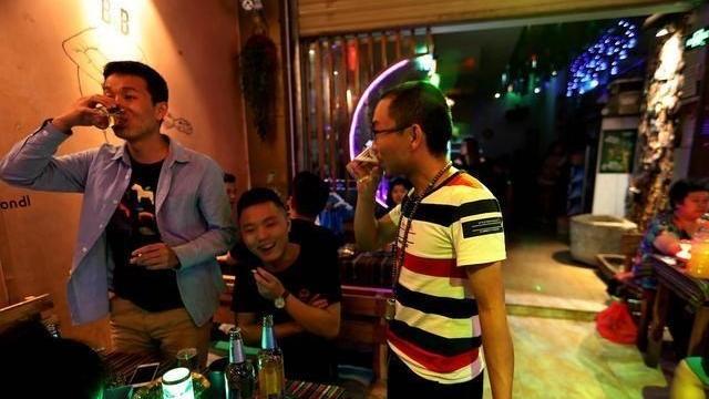 「衰老」男人常见的习惯，会加速肾脏的衰老，劝你抓紧改掉，肾会笑开颜