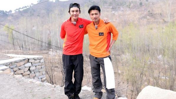 谢霆锋@有一种合照叫谢霆锋的合照，明星同框就没有输过，但单人照就一言难尽