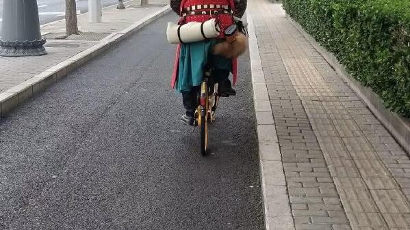 每日一笑：这老鼠一直都是这么勇敢的吗？谁给它的勇气