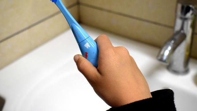 大品牌也有性价比？佳洁士首款儿童智能电动牙刷评测