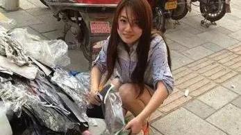 搞笑GIF: 大家知道为什么这快递绑成这样啊？