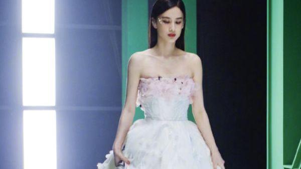 万茜|《乘风破浪的姐姐》排名再次逆转：万茜黄圣依争第一，而她直接被踢出局