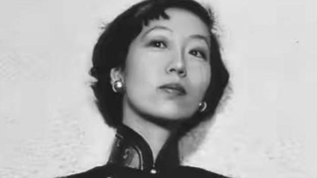 张爱玲晚年频繁搬家，摆脱不了虱子缠身，到底真相如何？