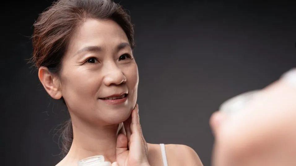 面霜 中年女人，冬天面霜就选老国货！这4种保湿又抗老，可惜被低估了