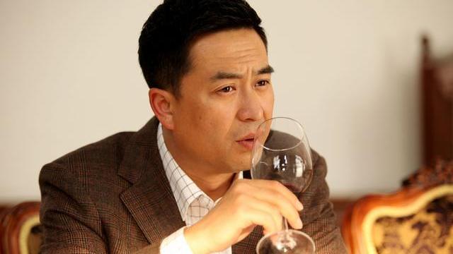 游史记|人到中年，这3件事越低调越好，别在朋友圈显摆