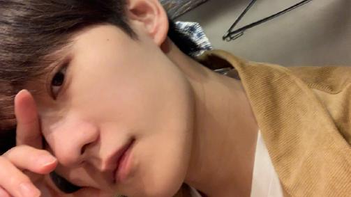 晒晒杨洋现实住的豪宅，家里干净得像样板房，平时太爱搞清洁了