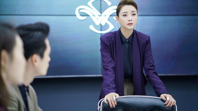 殷桃|正青春：殷桃造型翻车，吴谨言演技被质疑，王秀竹成为剧中的亮点