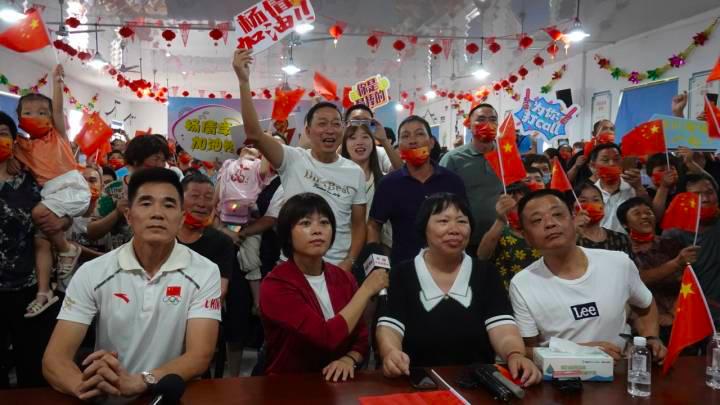 奥运会|别看那些所谓可盐可甜的花瓶了，来关注可文可武00后学霸美女冠军