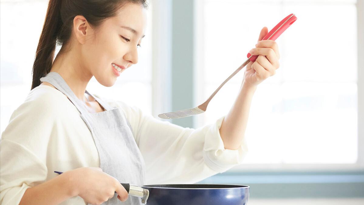 久久说情感 “嫂子你刚好是做保姆的，你来伺候我坐月子”嫂子：行，月薪9千