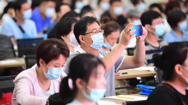 “儿子估分710，九月清华见”，遭网友群嘲：考出来170分