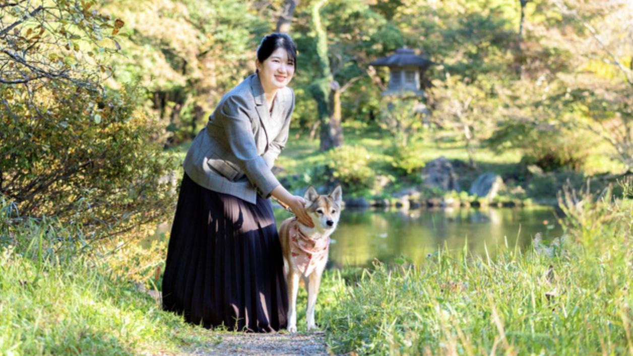 爱子公主 日本爱子公主20岁生日！生日照盘起头发，褪去婴儿肥，温婉可人