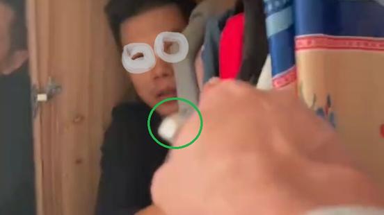 黑衣男“躲衣柜”事件升级，网友：修水龙头是借口，疑点在衣物上