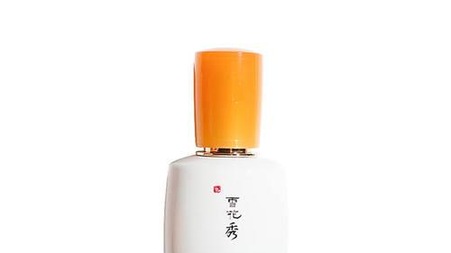 卫衣 美白补水哪个牌子好 最好用的十大补水美白精华推荐