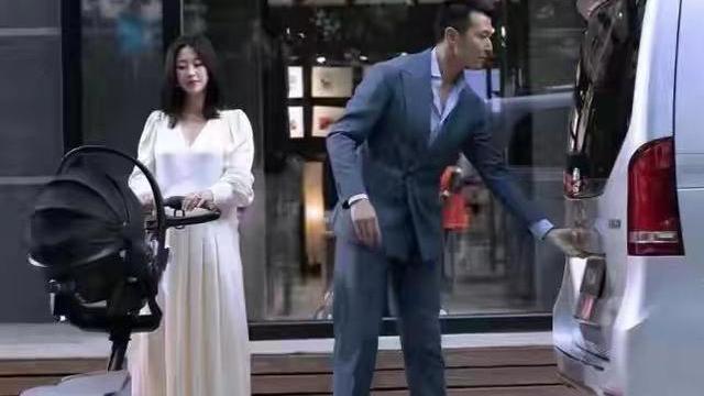 朱珠|顶级名媛朱珠产后首露面！素颜皮肤白皙通透，称要减几十斤才复出