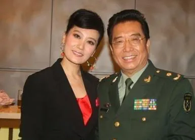 陈飞俊|1989年，50岁的李双江爱上了23岁梦鸽，遭到梦鸽父母的坚决反对