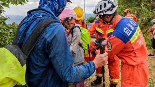 16名驴友擅闯保护区遇山洪被困，每人被罚5000元