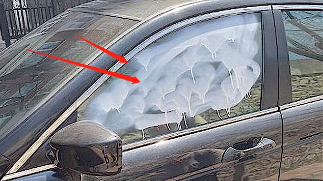 女司机乱停耽误大爷装修，大爷拿喷漆报复，给你穿身“白衣服”