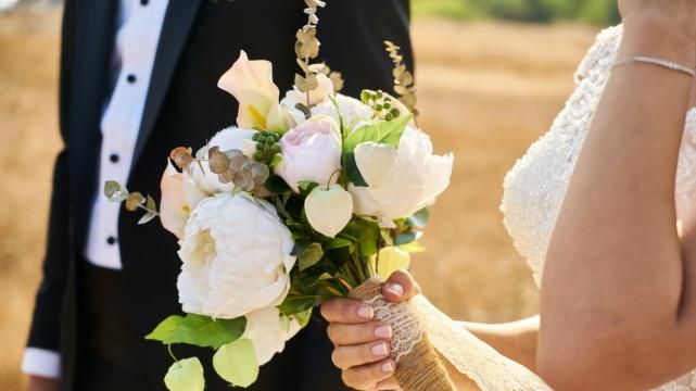 胡小乖 “我妈治病的钱，你咋拿给婆婆买房”“本来就是她的钱，你闹啥”