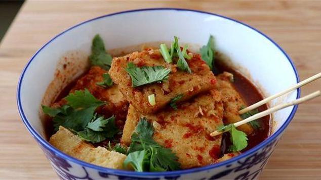 黄油|教你在家做臭豆腐，闻起来臭，吃起来香，比路边摊卖的还好吃