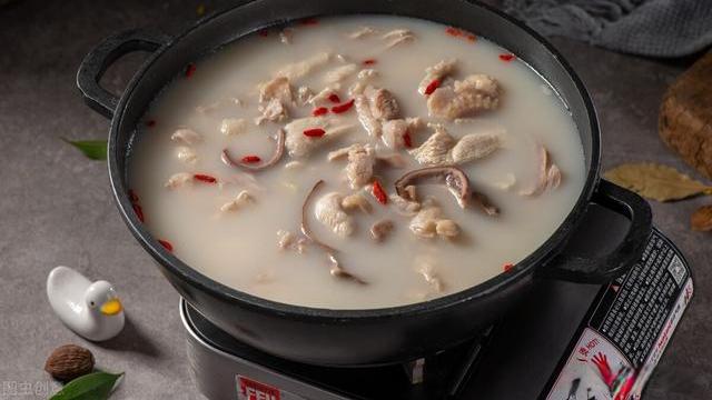 面包|燉雞湯時，牢記“3放2不放”搭配，最營養最好喝雞湯的做法