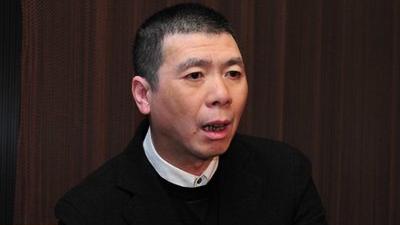 1991年，冯小刚为给女儿做手术，找冯巩筹钱，冯巩拿出装修的钱给冯小刚