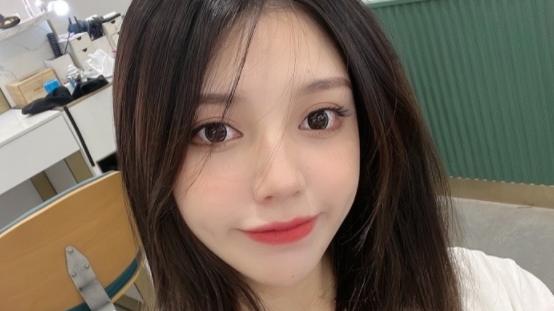 兜儿晒夫妻卧室，衣橱不放衣服床上没铺床单，不像长期居住过