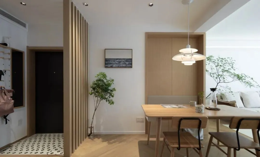 106平三居室，日式原木风格，餐厅卡座，厨房开窗+小吧台设计，大爱！
