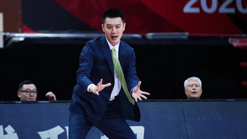杨鸣：球队伤病导致辽宁队两连败，不考虑自身问题吗？
