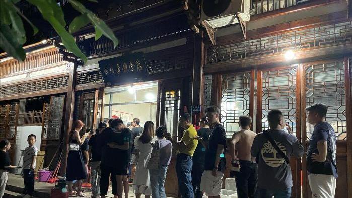 福建省|福建20年老破店，客人坐满整个小区，福州人吃不腻外地人吃不惯