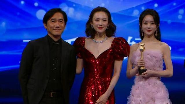 生图|“星动之夜”女星生图火了，关掉美颜失去滤镜，直男们都沸腾了