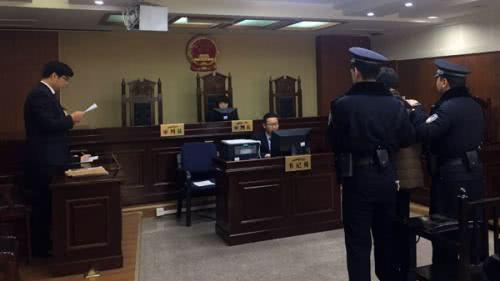 以身说法|保安以每月2000元包养保洁大妈，被大妈丈夫发现后。保安获刑七年！