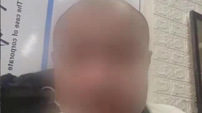 晓角心语|教授火化后儿子用鞋盒装骨灰，殡仪馆人员内涵不孝，网友却不买账