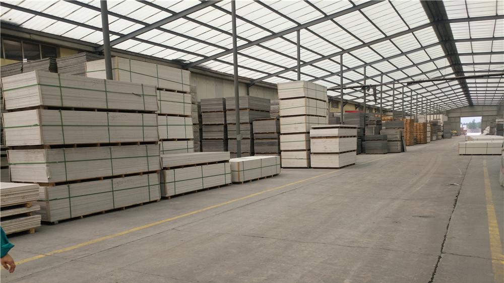 什么是硅酸钙板？硅酸钙板有哪些优点和缺点？