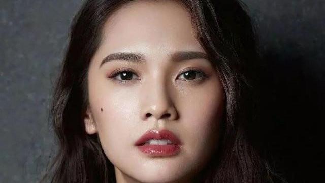 杨丞琳 杨丞琳容颜精致如少女，身材依旧纤细，“8+16”饮食法公开