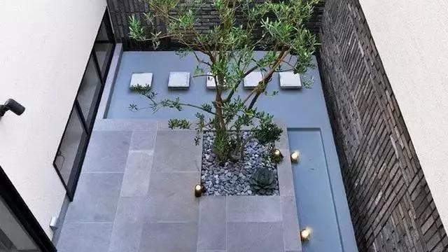 为什么现在别墅装修都喜欢往下挖半层？做成庭院才知道，好处太多