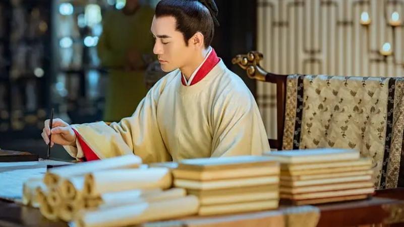 宋仁宗太憋屈了，没有子嗣，只能不情愿地让养子继位