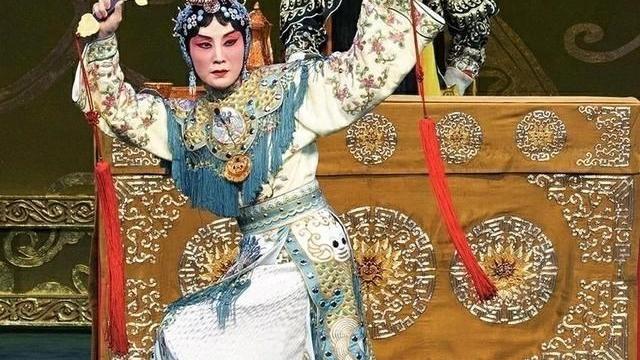 吴有情聊|以前京剧艺人不唱别人的代表作是谦让，如今串着唱是因为无戏可唱
