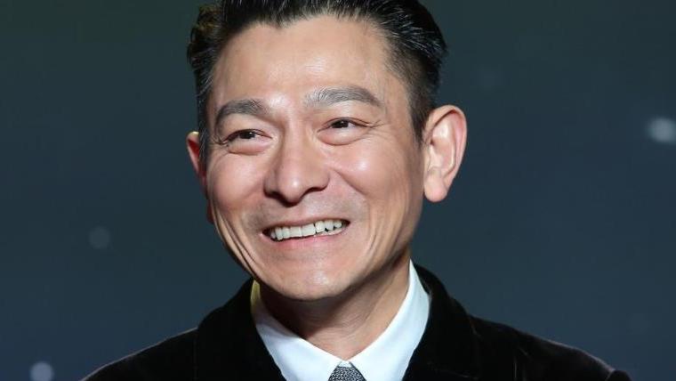刘德华入驻抖音刷新记录,估计只有这三个人可以破他的记录 刘德华偶像,当之无愧,心目中,网友,流量