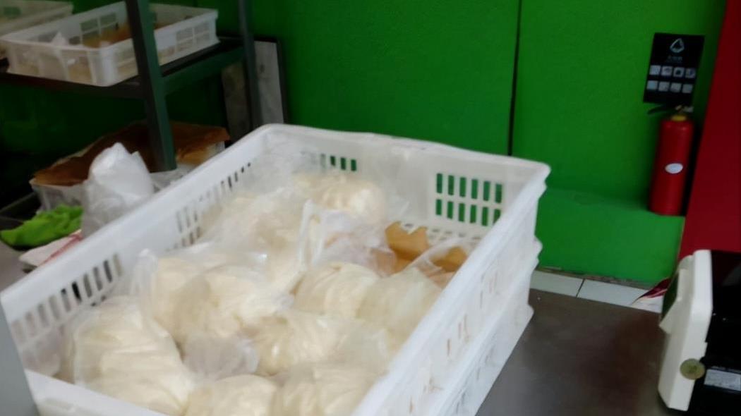 肉包子|上海第一肉包子，4元1个比拳头大，有人吃了22年有人觉得被忽悠了