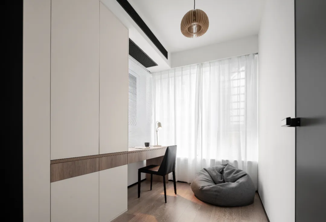 110㎡三房二手房改造，黑白灰清爽简洁
