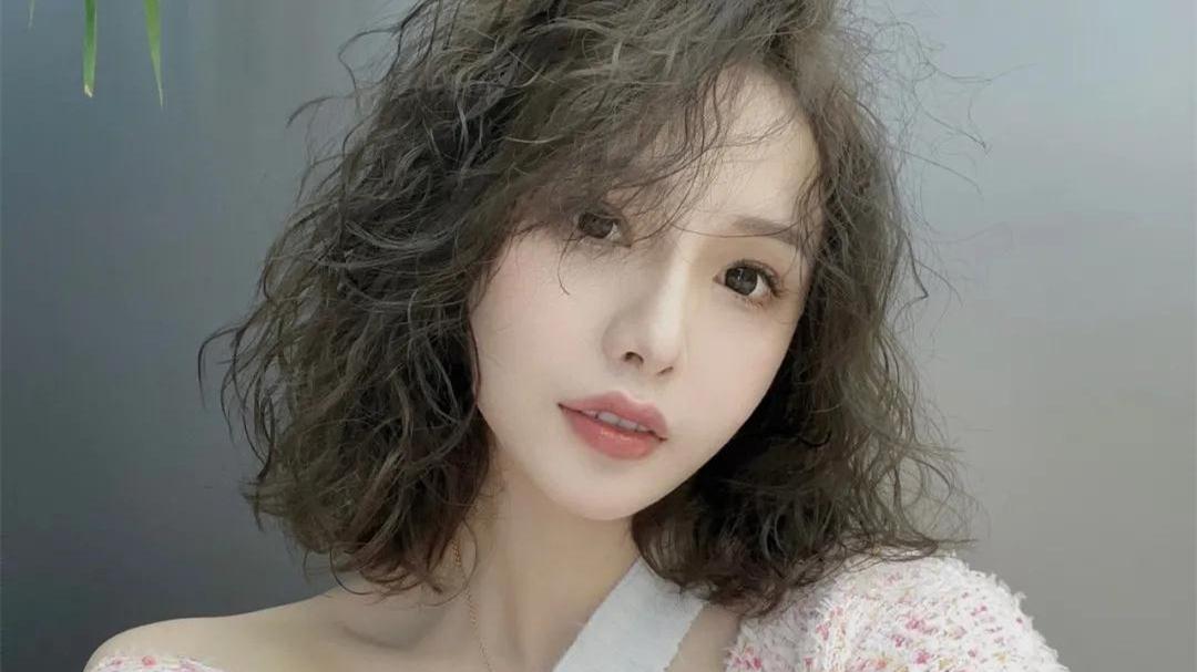 发型 短发怎么烫好看？这四种超人气网红烫发，只要能中三种你就是女神