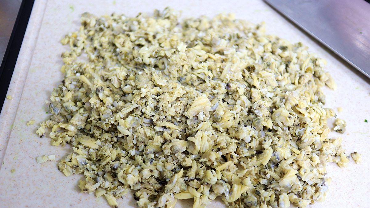 蛤蜊|鲜掉牙的鸡蛋蛤蜊韭菜饺子，海边人的最爱，在家也可迅速做出