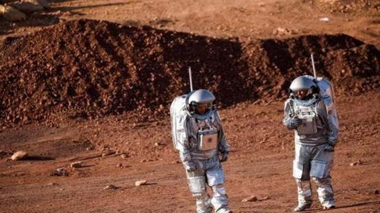 太空 人类真要移民太空？6名科学家在陨石坑模拟火星生活，结果如何？