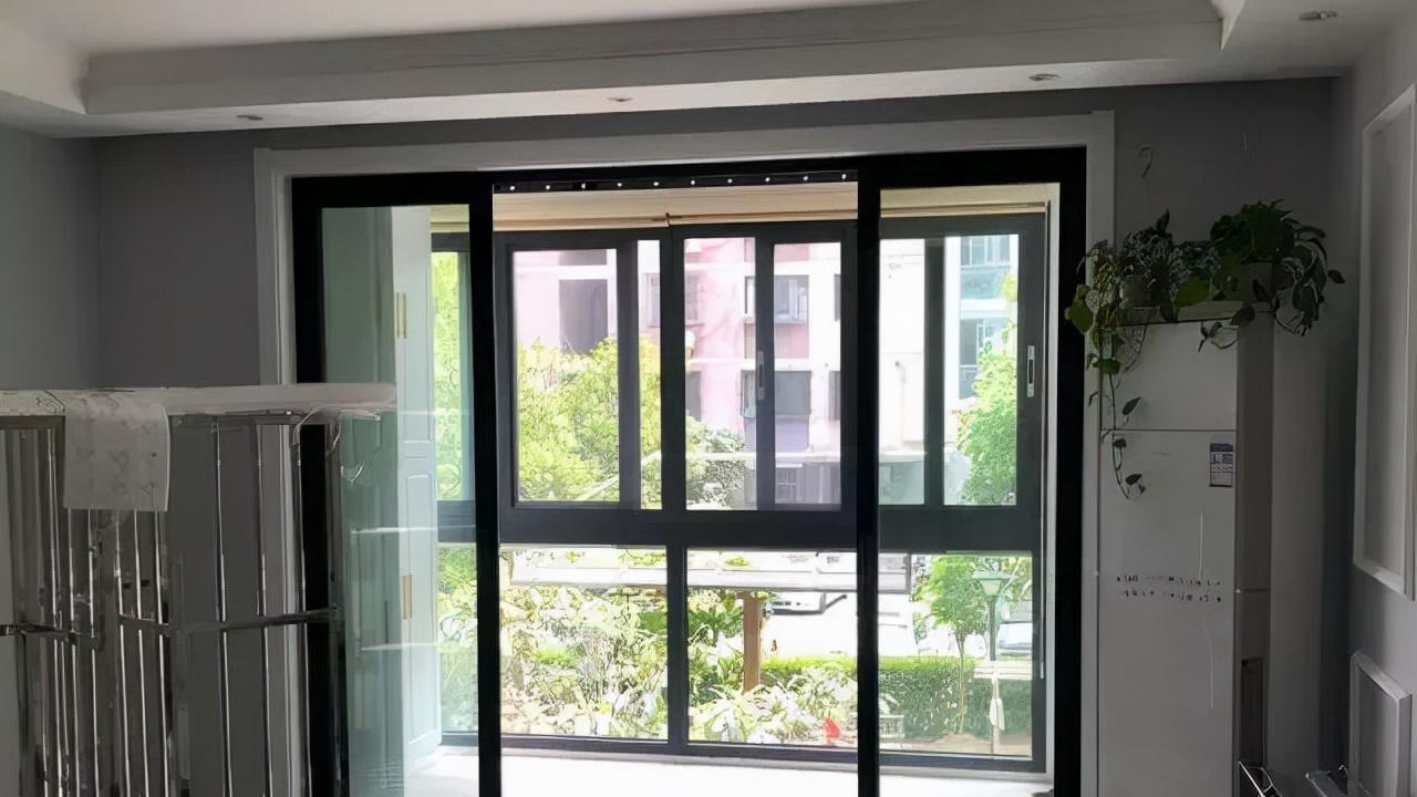 新房装修完工，全屋都比较满意，石膏线条电视墙真漂亮，晒晒！