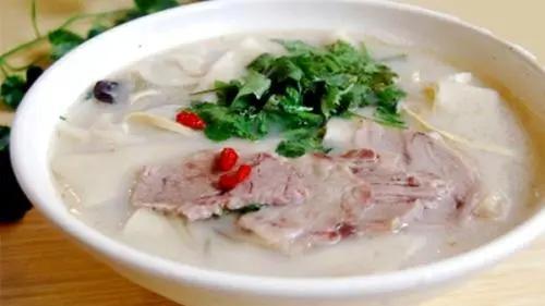 大米|为什么饭店羊肉汤都是奶白奶白的，在家自己做的羊肉汤都是清汤？