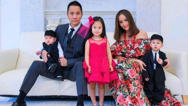 关颖|豪门千金关颖带仨孩子游海洋馆，俩儿子在房车蹦跳，大女儿太可爱